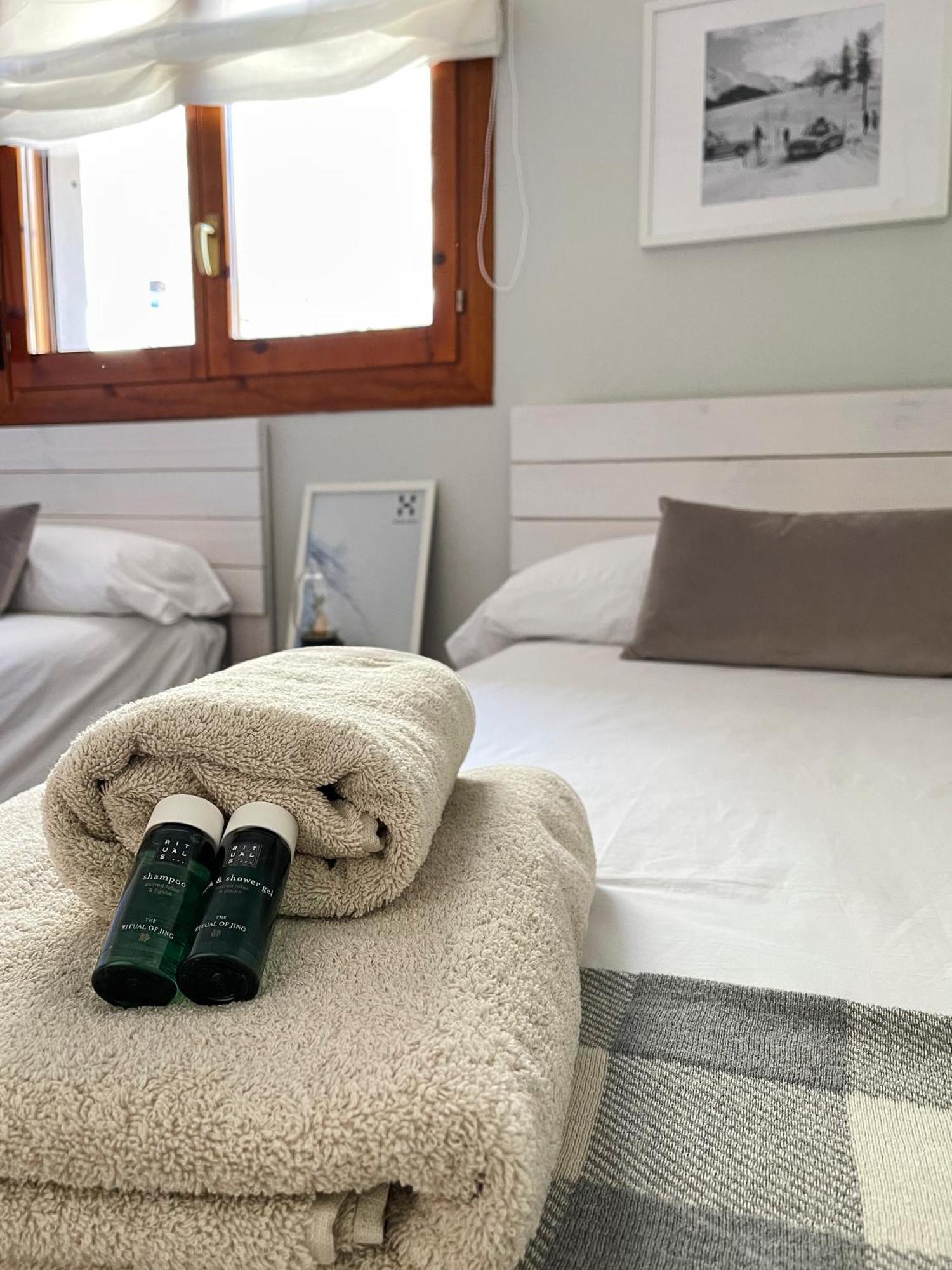 Apartamento Familiar En El Centro De Benasque Con Terraza Exteriör bild