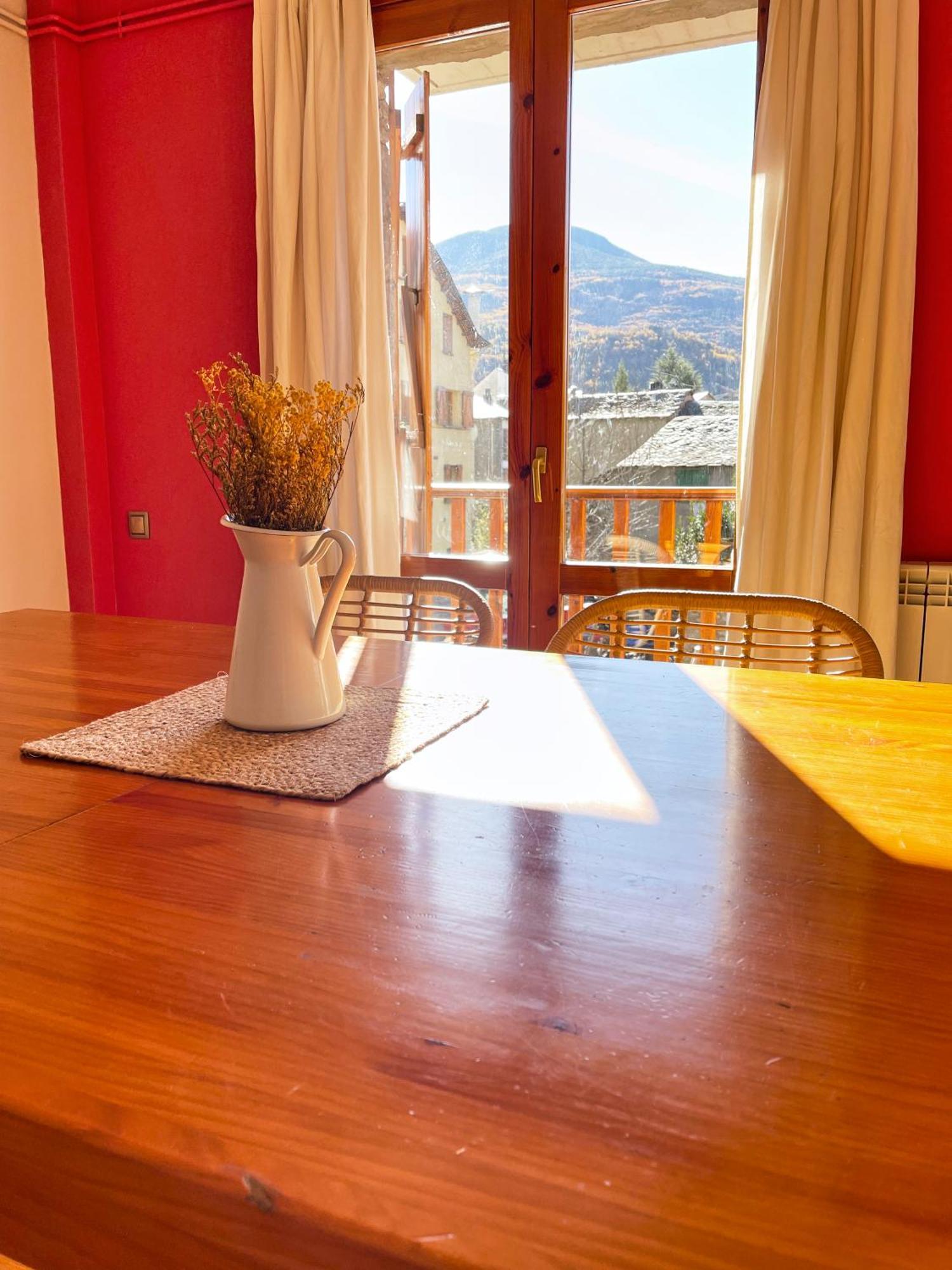 Apartamento Familiar En El Centro De Benasque Con Terraza Exteriör bild