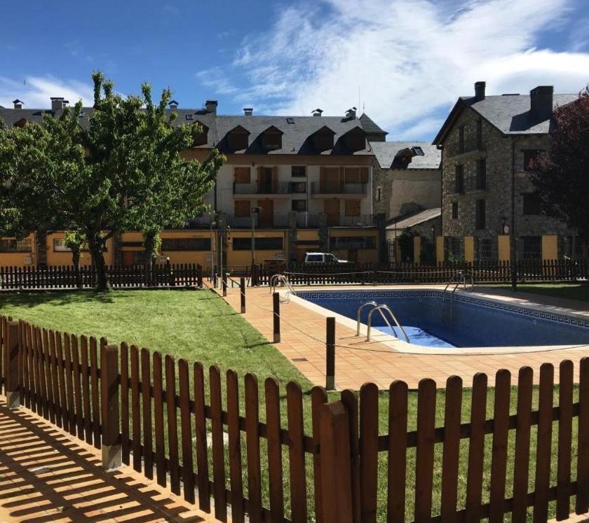 Apartamento Familiar En El Centro De Benasque Con Terraza Exteriör bild